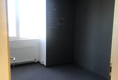 Spațiu comercial, de 92 mp, în Central - 4