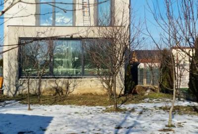 Casă cu 5 camere cu Teren 800 Mp în Central - 2