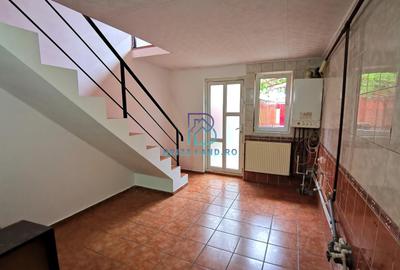 Soseaua  Chitilei, Crusovat, casa P+Pod, sup. 238mp, 9 camere - 3 apartamente - 23