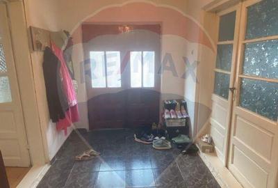 DE VANZARE Casa Oras Budesti/Jud Calarasi in zona Centrala - 4