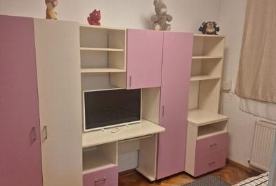 Inchiriez apartament pe strada Toamnei nr 1 - 8