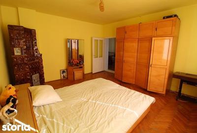 Casă cu 4 camere cu Teren 700 Mp în Central - 10