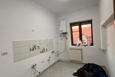 CENTRU- apartament 5 camere  etajul 1 - 3