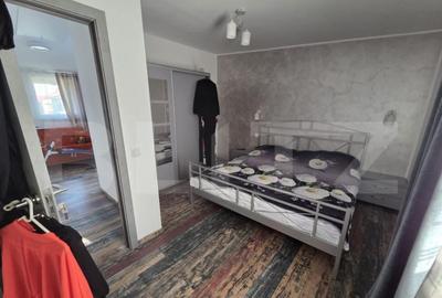 Vila 226 mp utili, curte 277 mp, zona Micro 3 - 1