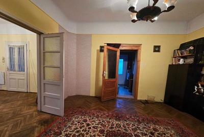 Casă cu 3 camere în Spitalul Județean - 1