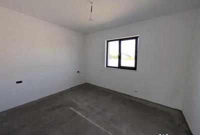 Casă cu 3 camere cu Teren 400 Mp în Central - 11