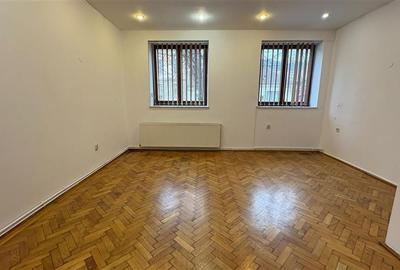 Apartament cu 3 camere decomandat în Centrul Istoric - 3