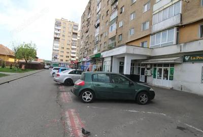Spațiu comercial, de 77 mp, în 9 Mai - 7