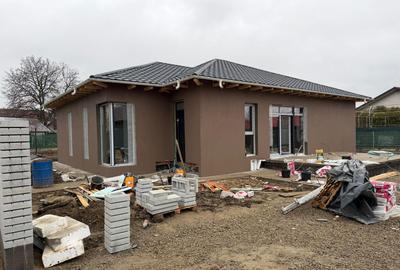 Casă cu 4 camere cu Teren 500 Mp în Păulești - 9