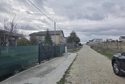 Teren de 1500 mp, în Ovidiu - 2