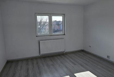 Casă cu 4 camere cu Canalizare în Dobroești - 3