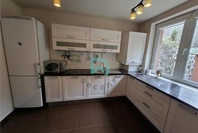 Casă cu 5 camere cu Garaj în Dârste - 3