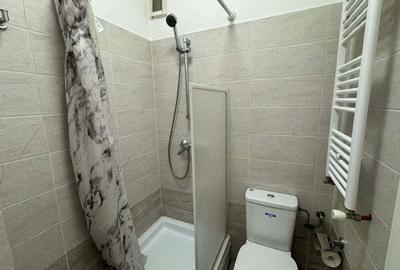 Apartament cu 3 camere semidecomandat în Complex Studențesc