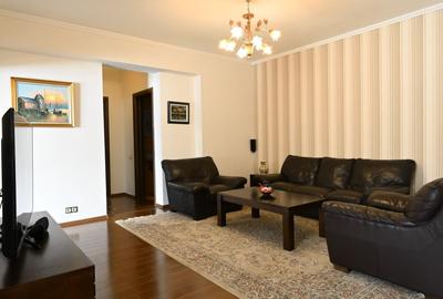 Apartament cu 4 camere semidecomandat, mobilat în 1 Mai - 11