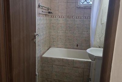 Apartament cu 3 camere semidecomandat în 1848 - 2