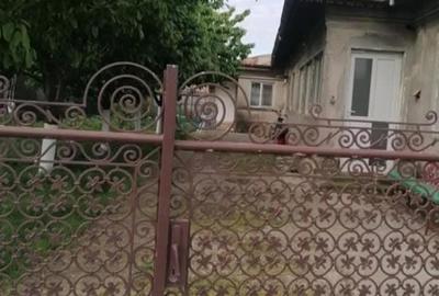 Casă cu 5 camere cu Teren 2500 Mp în Domnești - 2