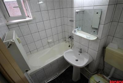 Apartament cu 3 camere semidecomandat în Central - 2