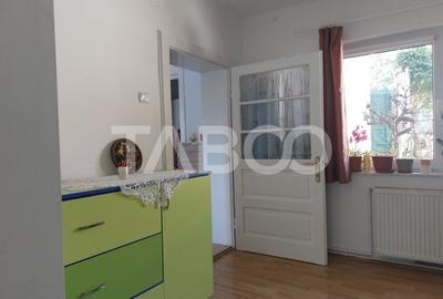 Casa de vanzare 6 camere 260 mp gradina zona foarte linistita Cisnadie - 13