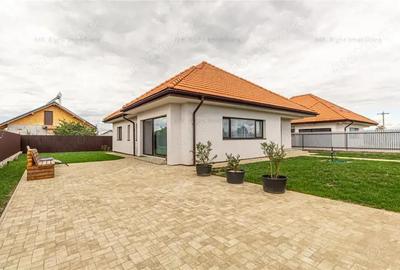 Vila Casa superba cu 4 camere zona Harman Brasov COMISION 0% - 2