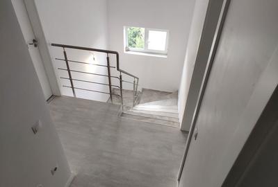 Casă cu 4 camere cu Teren 573 Mp în Central - 15