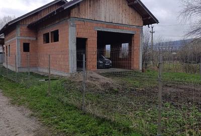 Casă cu 4 camere în Ciritei - 2