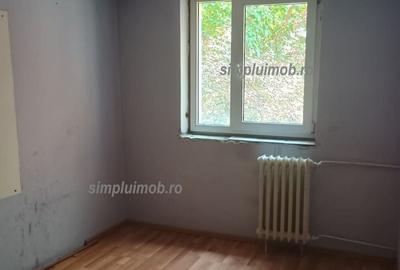 Apartament cu 4 camere decomandat în 1 Decembrie 1918