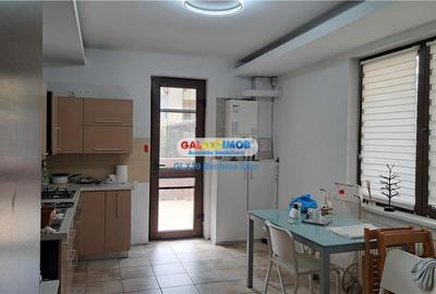 Vila foarte frumoasa langa  PALATUL si LACUL MOGOSOAIA - 37