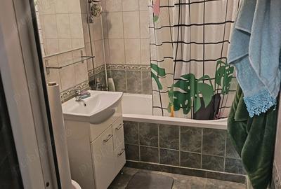 Apartament cu 2 camere decomandat în Berceni