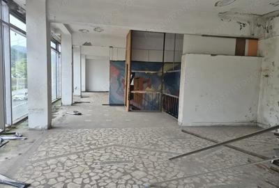 Spațiu comercial, de 500 mp, în Luncă