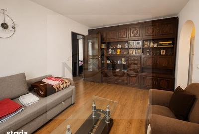 Apartament cu 3 camere semidecomandat în Giurgiului