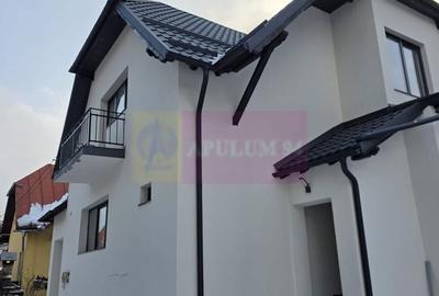 Casă individuală cu 6 camere cu Canalizare în Central - 37