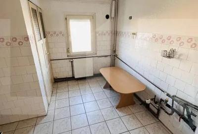 Apartament cu 3 camere decomandat în Micălaca - 9