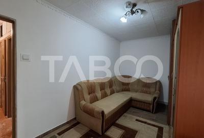 Apartament cu 2 camere decomandat, mobilat în Vasile Aaron - 5