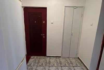 Apartament cu 2 camere decomandat în Petros