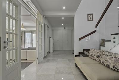 Vila clasică cu piscină și teren generos, într-un cadru verde, zona Băneasa - 8