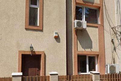 Casă cu 8 camere cu Teren 200 Mp în Decebal - 8