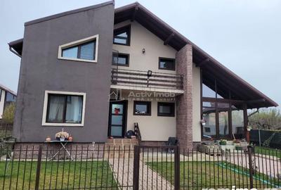 Casă cu 5 camere cu Teren 480 Mp în Central - 2