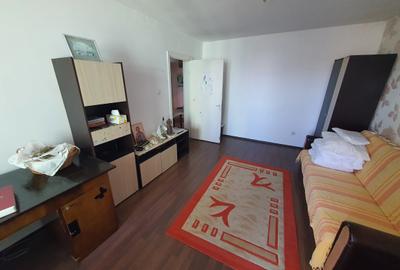 Apartament cu 4 camere decomandat în Dârste