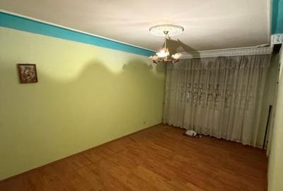 Etaj 2 - Dacia - Piata - 3 camere decomandat - liber - 10