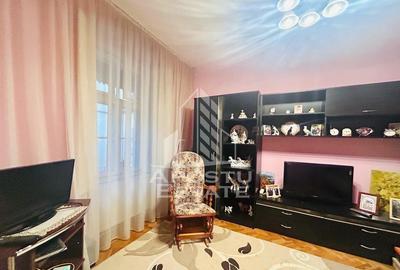 Apartament cu 3 camere semidecomandat, mobilat în P-ța Unirii - 4