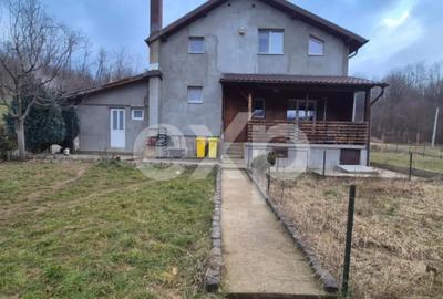 Casă cu 4 camere în Hințești - 3