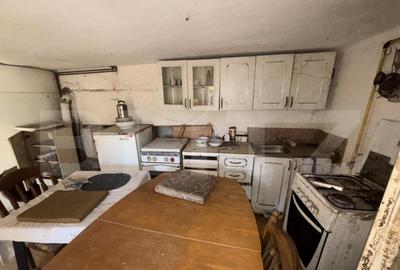 Casa de vanzare 3 camere - 1