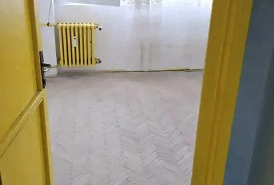 Apartament cu 3 camere semidecomandat în Titan - 3