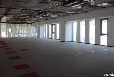 Spațiu comercial, de 23,000 mp, în Nord - 4