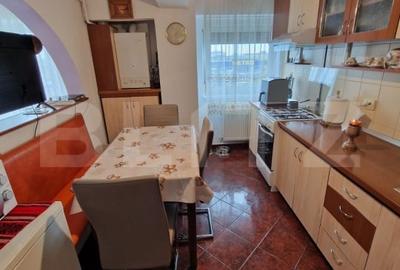 Apartament cu 3 camere, 64 mp, decomandat, zona Obcini - 7