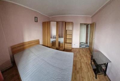 Apartament cu 3 camere semidecomandat în Trafic Greu - 2