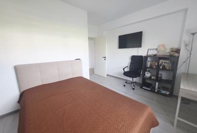 Apartament cu 3 camere decomandat în Tractorul - 14