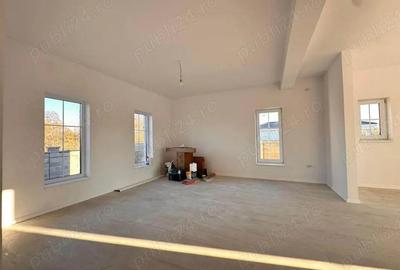 Casă cu Teren 522 Mp în Moșnița Nouă