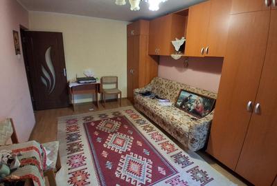 CANTA PROFI 2 CAMERE DECOMANDAT PARTER 48 MP BLOC 1980  COD 160529 - 2