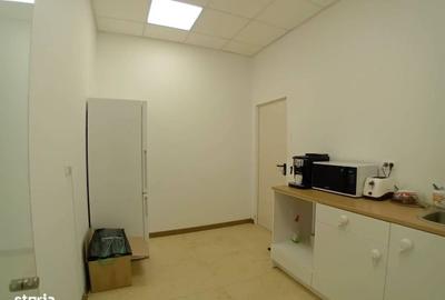 Spațiu comercial, de 760 mp, în Central - 3